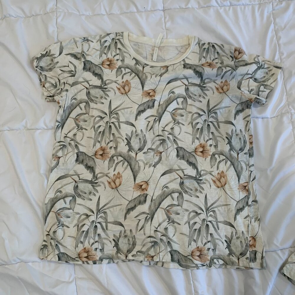 🌿 Rylee + Cru Floral 3-Piece Tropical Mama & Me Bundle | Dress & Tees - Picture 8 of 13